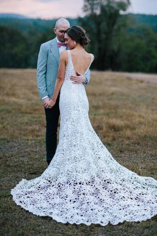 Open Back Mermaid Wedding Dress with V-neck and Lace Details, WD23030414
